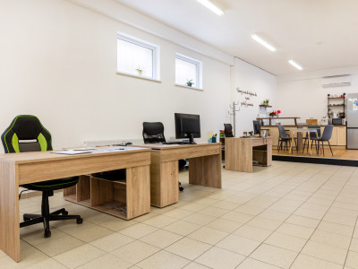 MULTIFUNKČNÝ PRIESTOR: KANCELÁRIE ŠKOLIACI PRIESTOR +OPEN SPACE+LOGISTIKA