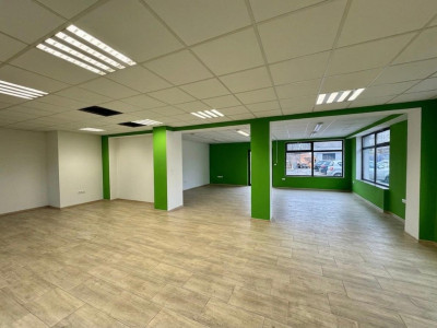 UNIVERZÁLNY PRIESTOR 80 m², STANIČNÁ UL. - HOLÍČ