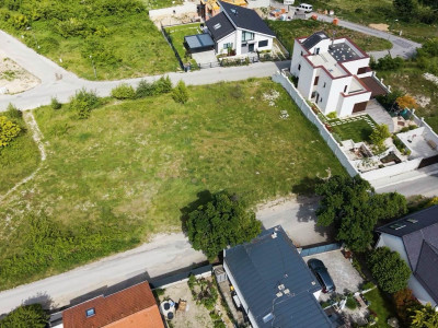 Nová Koliba- prémiový stavebný pozemok 687m² priamo pod lesom