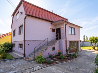EXKLUZÍVNE na PREDAJ: Rodinný dom 4izbový, garáž, Bánov
