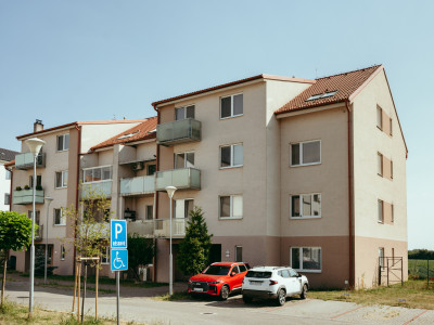MODERNÝ PODKROVNÝ 3-IZBOVÝ BYT, SKALICA - LÚČKY