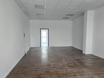 PRENÁJOM - Obchodný priestor  o výmere 61 m², Vrakunská ulica, Bratislava II – Podunajské Biskupice..