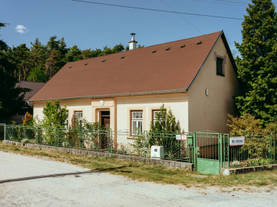 5i rodinný dom/chalupa pri borovicovom lese v obci Borský Mikuláš