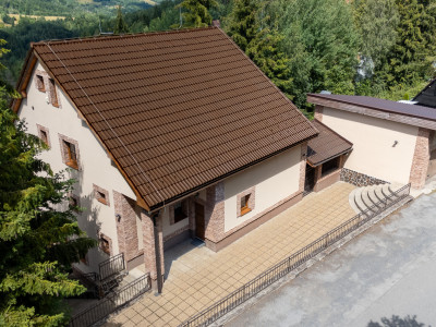 HORSKÁ CHATA S WELLNESS V NÁDHERNOM PROSTREDÍ STOLICKÝCH VRCHOV