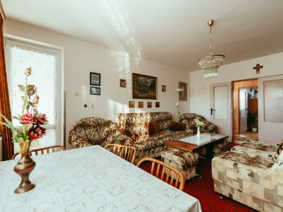 3i priestranný byt s garážou a záhradou v obci Smolinské