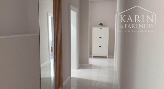 Staré Mesto - veľkometrážny reprezentatívny byt 167 m2, ul. Cintorínska