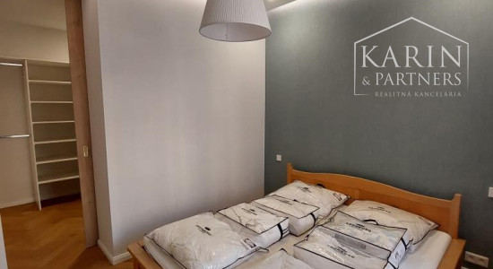 Staré Mesto - veľkometrážny reprezentatívny byt 167 m2, ul. Cintorínska