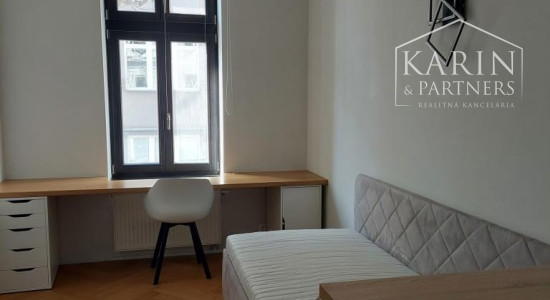 Staré Mesto - veľkometrážny reprezentatívny byt 167 m2, ul. Cintorínska