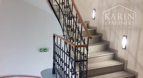 Staré Mesto - veľkometrážny reprezentatívny byt 167 m2, ul. Cintorínska