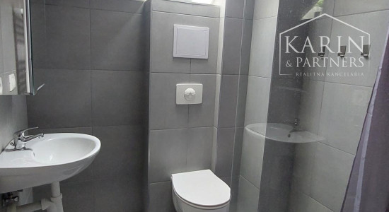 2 izbový  zariadený byt vo Svätom Jure len 14 km od Bratislavy