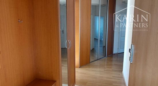 Vajnory - 3 izbový byt s loggiou, pivnicou  a parkovaním