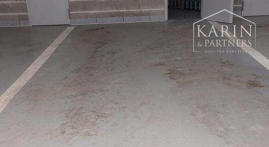 Zariadený 2 izbový byt s parkovaním v garáži a skladom - rezidenčný komplex Čerešne