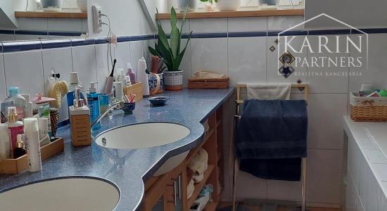 Rodinný dom s atmosférou  - 5 izieb, záhrada, bazén, parkovanie