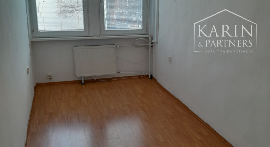 LEN: 144.-€/ mesiac! Prenájom neklimatizovaná kancelária 12 m2, Hattalova ul., BA III. Nové Mesto.