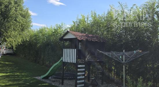 PREDAJ - RODINNÝ DOM V TICHEJ LOKALITE S OKRASNOU ZÁHRADOU DUNAKILITI - FEKETEERDO – MAĎARSKO