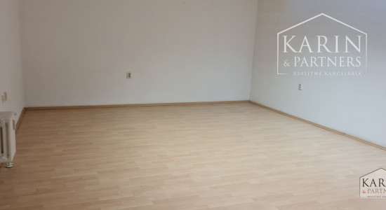 Prenájom – nebytové priestory - kancelárie 177m2 a 58m2 v historickej budove na Obchodnej ul. - Staré mesto– TOP PONUKA!