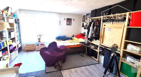 Prenájom / odstúpenie – ateliér / salón krásy s bývaním, Ružinov (BA II)