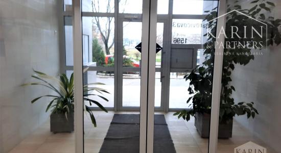 PREDANÝ  : NA PREDAJ - GARSÓNKA DE LUXE - BRATISLAVA - PETRŽALKA - MLYNAROVIČOVÁ