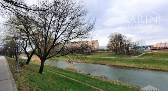 PREDANÝ  : NA PREDAJ - GARSÓNKA DE LUXE - BRATISLAVA - PETRŽALKA - MLYNAROVIČOVÁ