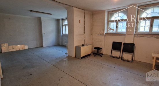 Štýlový  3 izbový priestor na bývanie alebo podnikanie na lukratívnej adrese Bratislavy – Palisády, Godrova ul.