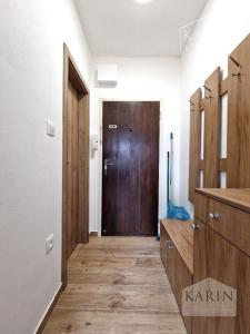 SLNEČNÝ 1-IZBOVÝ BYT NA PRENÁJOM – SKALICA