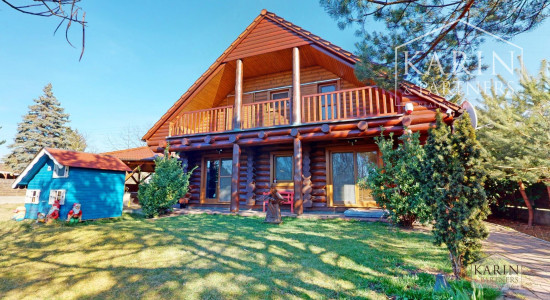 Predaj – Atraktívny zrubový rodinný dom s osobitou atmosférou - Devínska Nová Ves. BA IV- TOP PONUKA !