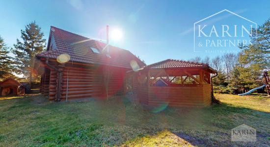 Predaj – Atraktívny zrubový rodinný dom s osobitou atmosférou - Devínska Nová Ves. BA IV- TOP PONUKA !