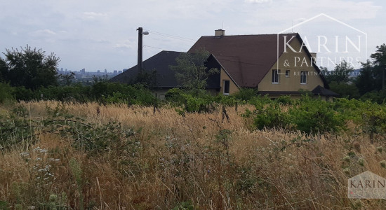 NA PREDAJ  POZEMOK NA INVESTÍCIU BRATISLAVA –RAČA , KAMILKOVÁ UL.