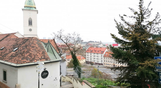 Predaj - Rodinný dom na Hradnom kopci - Investičná príležitosť - BA I