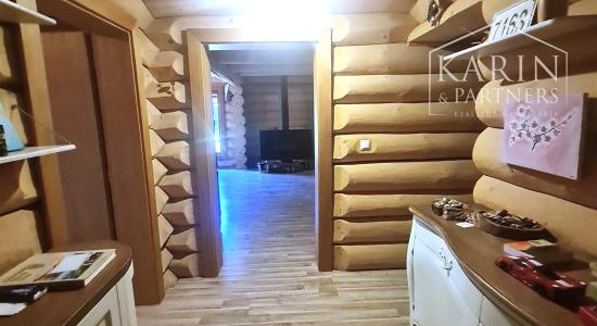 Predaj – Atraktívny zrubový rodinný dom s osobitou atmosférou - Devínska Nová Ves. BA IV- TOP PONUKA !