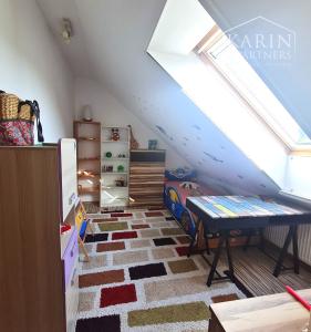 Predaj – Atraktívny zrubový rodinný dom s osobitou atmosférou - Devínska Nová Ves. BA IV- TOP PONUKA !