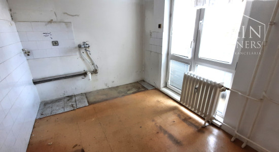 PREDANÝ ! EXKLUZÍVNE NA PREDAJ: 2,5 IZBOVÝ BYT NA PREROBENIE, 64,50 M2, UL. J.C. HRONSKÉHO - NOVÉ MESTO