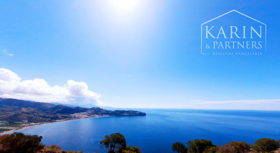 PREDAJ POZASTAVENÝ (PREBIEHA KOMPLETNÁ REKONŠTRUKCIA) : INVESTIČNÝ RODINNÝ DOM S TERASOU A VÝHĽADOM NA MORE – ŠPANIELSKO – LA HERRADURA