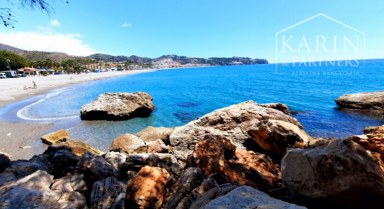 PREDAJ POZASTAVENÝ (PREBIEHA KOMPLETNÁ REKONŠTRUKCIA) : INVESTIČNÝ RODINNÝ DOM S TERASOU A VÝHĽADOM NA MORE – ŠPANIELSKO – LA HERRADURA