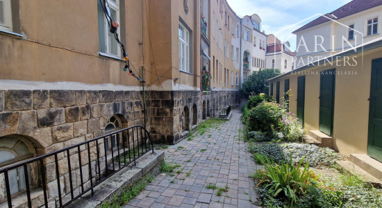 Štýlový  3 izbový priestor na bývanie alebo podnikanie na lukratívnej adrese Bratislavy – Palisády, Godrova ul.