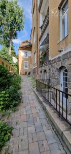 Štýlový  3 izbový priestor na bývanie alebo podnikanie na lukratívnej adrese Bratislavy – Palisády, Godrova ul.