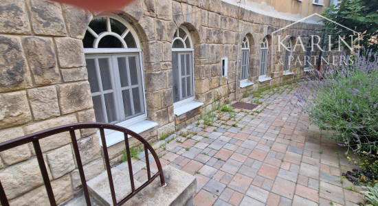 Štýlový  3 izbový priestor na bývanie alebo podnikanie na lukratívnej adrese Bratislavy – Palisády, Godrova ul.