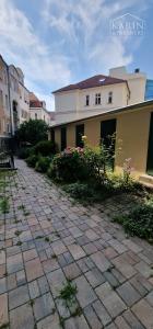 Štýlový  3 izbový priestor na bývanie alebo podnikanie na lukratívnej adrese Bratislavy – Palisády, Godrova ul.