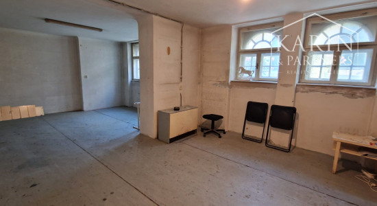 Štýlový  3 izbový priestor na bývanie alebo podnikanie na lukratívnej adrese Bratislavy – Palisády, Godrova ul.