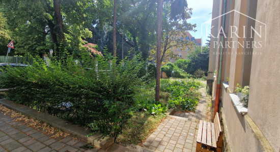 Štýlový  3 izbový priestor na bývanie alebo podnikanie na lukratívnej adrese Bratislavy – Palisády, Godrova ul.