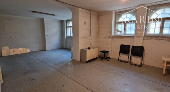 Štýlový  3 izbový priestor na bývanie alebo podnikanie na lukratívnej adrese Bratislavy – Palisády, Godrova ul.