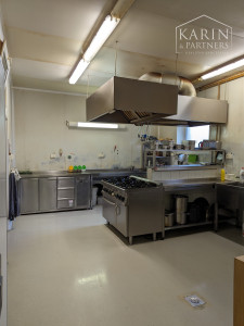 Budova – polyfunkčný objekt na pešej zóne v centre mesta SENEC