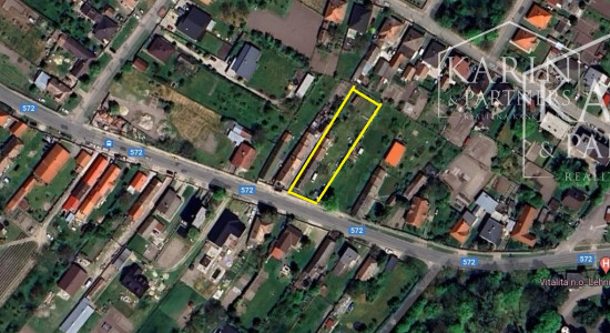 Stavebný pozemok v centre obce Lehnice na predaj