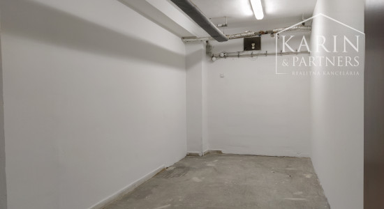 LEN: 70.-€/ mesiac! Prenájom sklad 16 m2, ul. Vajnorská, BA III., časť Jurajov dvor.