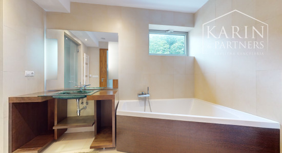 5 izbový  byt pod Slavínom