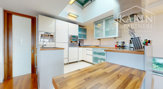 5 izbový  byt pod Slavínom