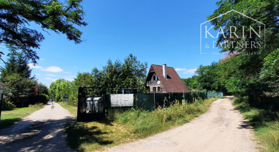 PREDANÝ  - NA PREDAJ: ZÁHRADA S CHATKOU PRI LESE, 412 M2, LOZORNO