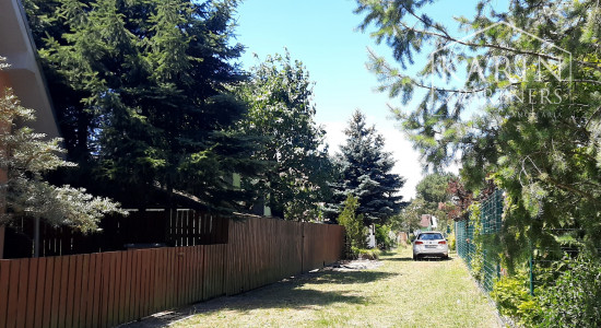 PREDANÝ  - NA PREDAJ: ZÁHRADA S CHATKOU PRI LESE, 412 M2, LOZORNO