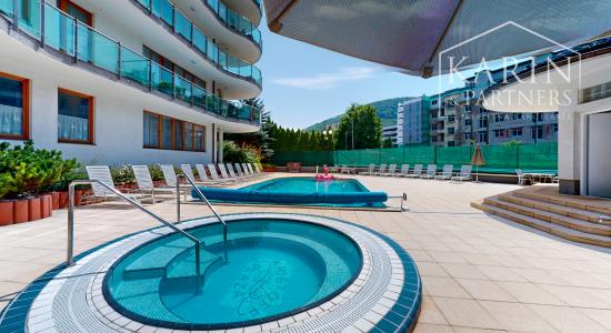 NA PREDAJ VEĽKOMETRÁŽNY ŠTVORIZBOVÝ BYT S DVOMI BALKÓNMI V TRENČIANSKYCH TEPLICIACH