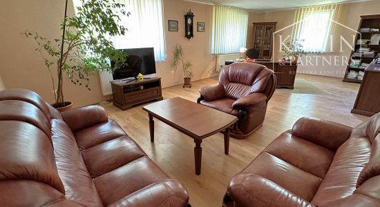 Investičná nehnuteľnosť - VÝROBNÝ AREÁL - SKLADY